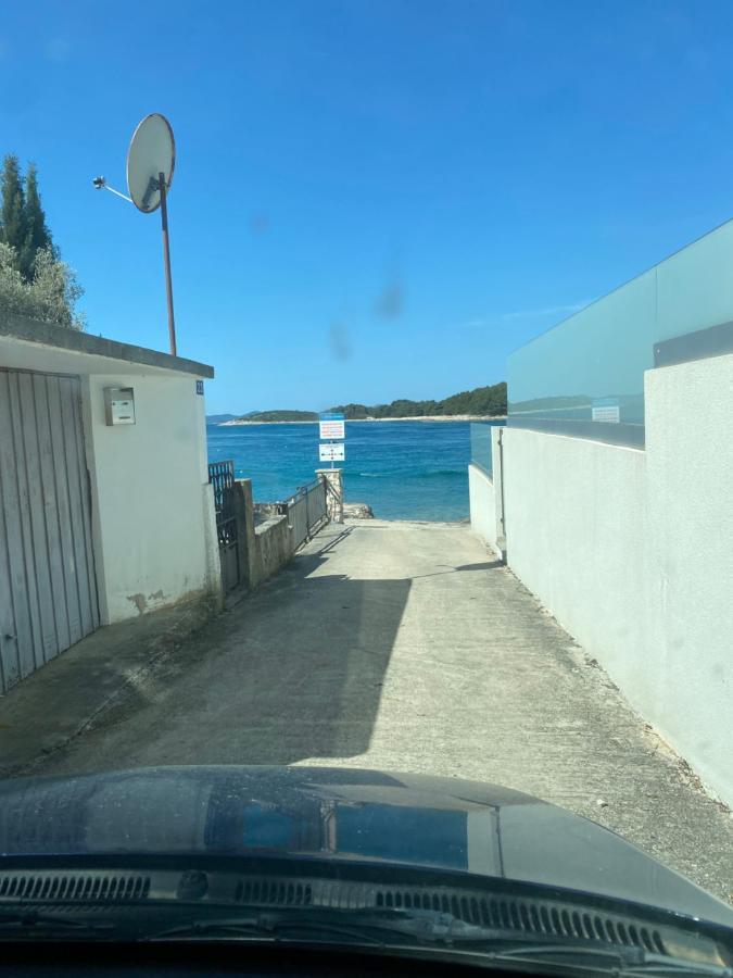 Mia Mobile Home With Jacuzzi Zdrelac Exterior photo